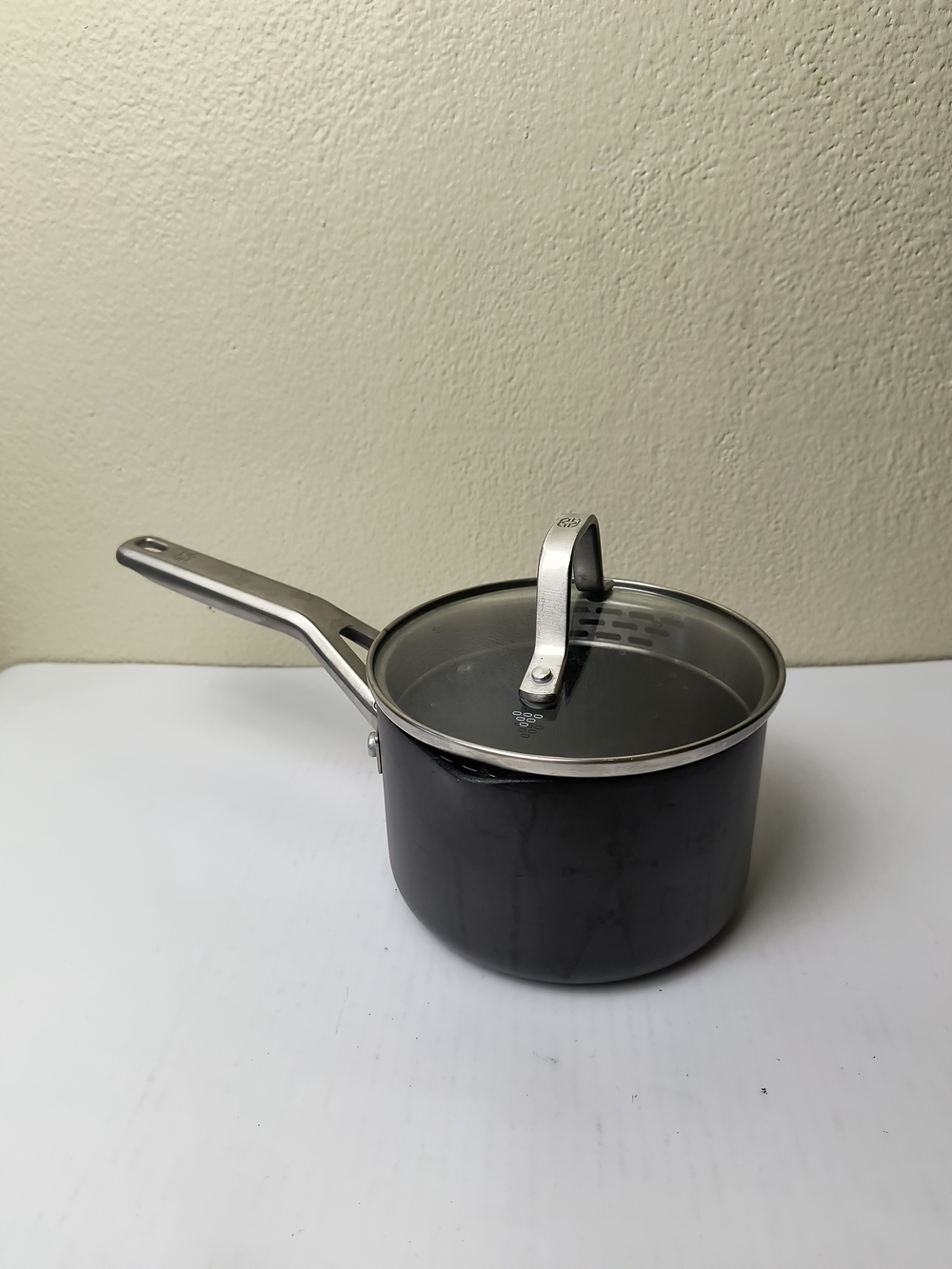Calphalon 1.5qt/1.4L Black Saucepan with Glass Lid and Stainless Handle